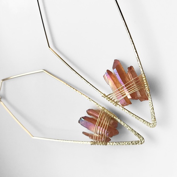 Geometric Quartz Crystal Wired Hoop Boho Earring - Picture 4 of 16